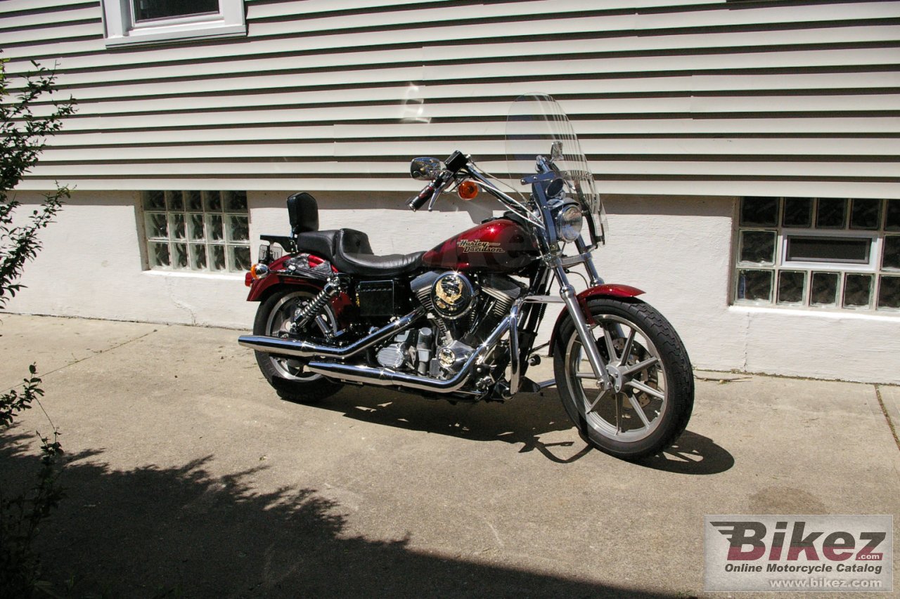 Big Bronwyn 1340 dyna super glide picture and wallpaper from Bikez.com